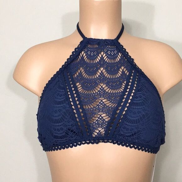 BECCA high neck crochet bikini top. - Picture 2 of 10